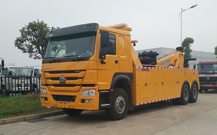 重汽豪沃後雙橋清障拖車