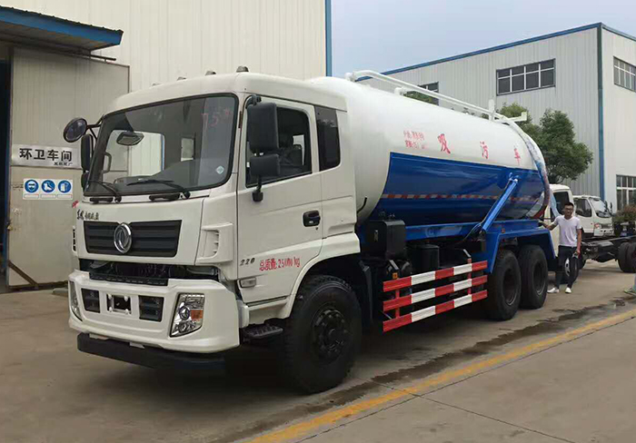 東風後雙橋吸污車